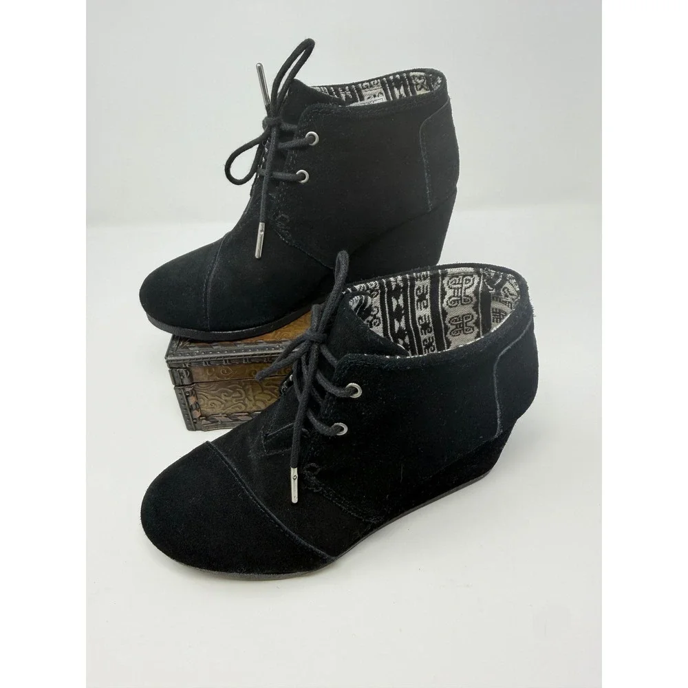 TOMS Desert Wedge Black Suede Lace Up Ankle Boots Women 6 380515
